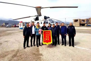 山東通航KA-32直升機(jī)連續(xù)轉(zhuǎn)戰(zhàn)兩地鏖戰(zhàn)山火